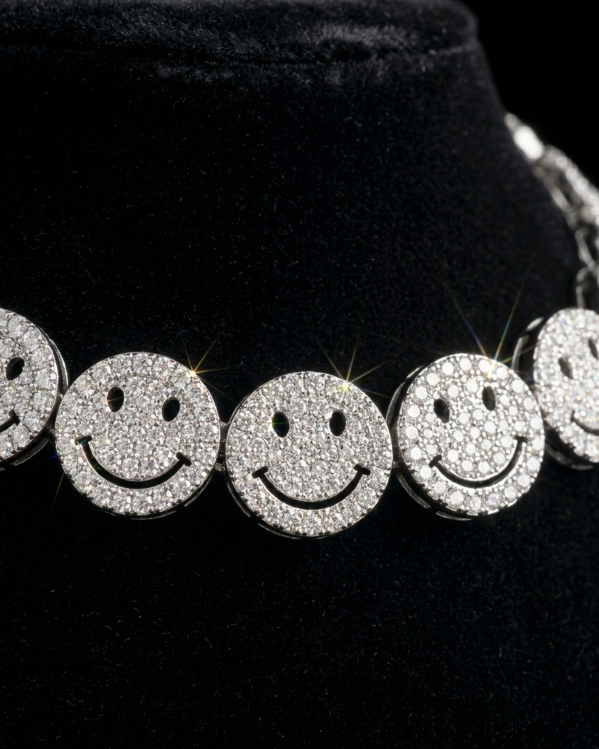 Choker Smile